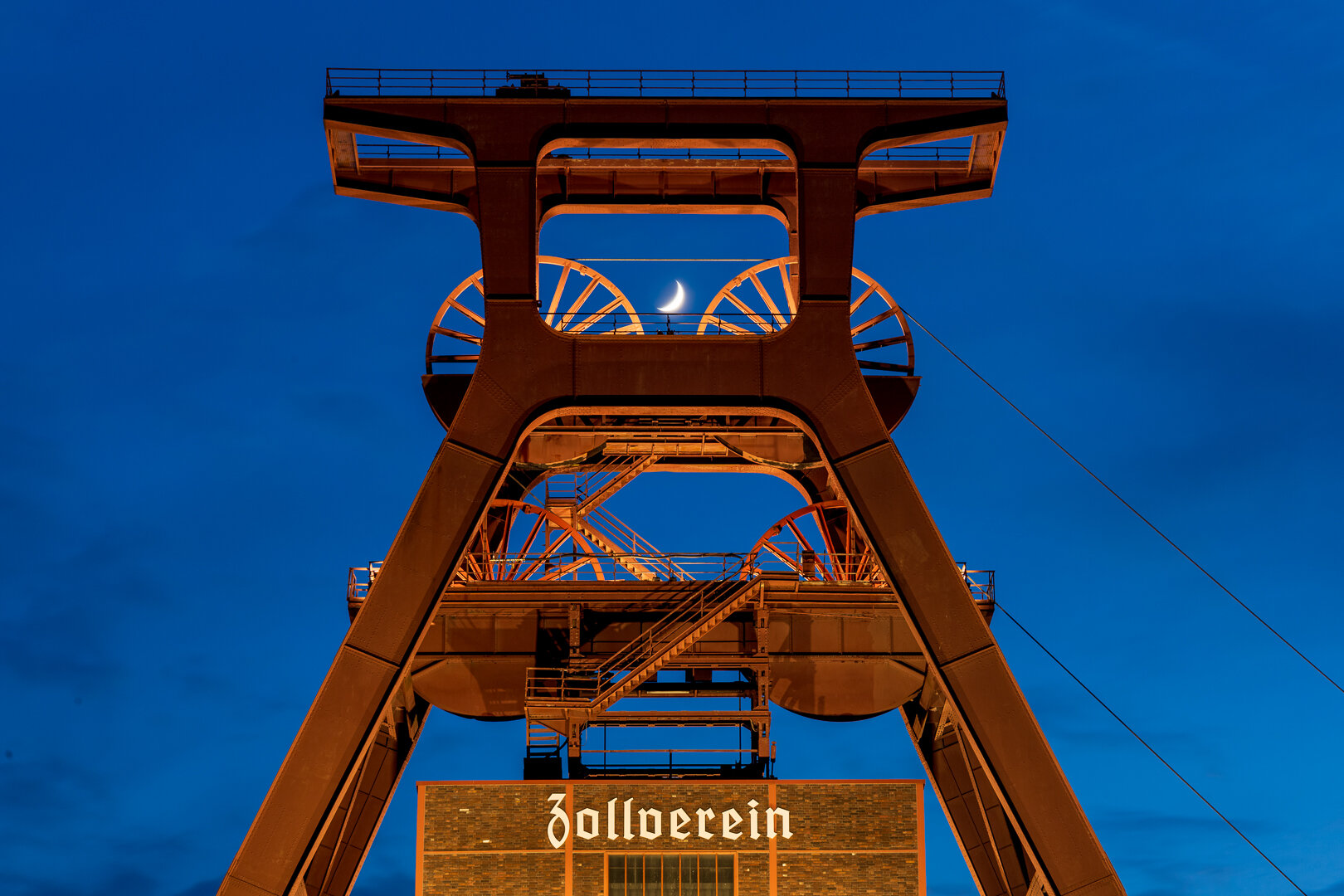 Zollverein mit Mond