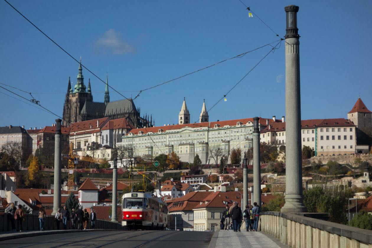 Prag die goldene Stadt im goldenen Herbst AufKurztrip